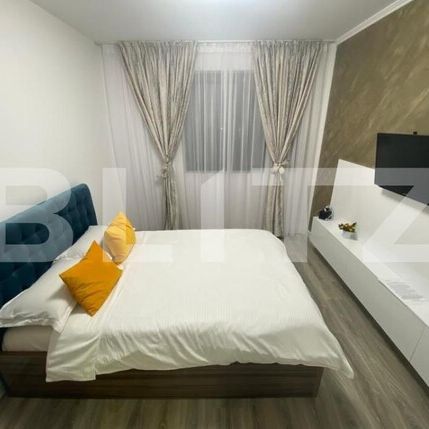 Apartament cu 3 camere, 102 mp, parcare privată, Calea București - Photo 1