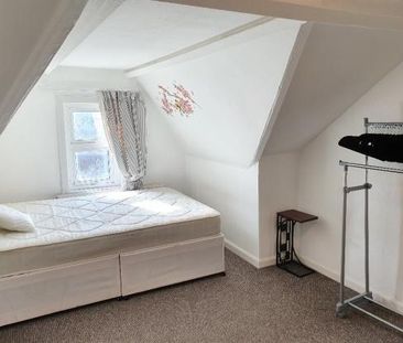 2 bedroom flat to rent - Photo 6