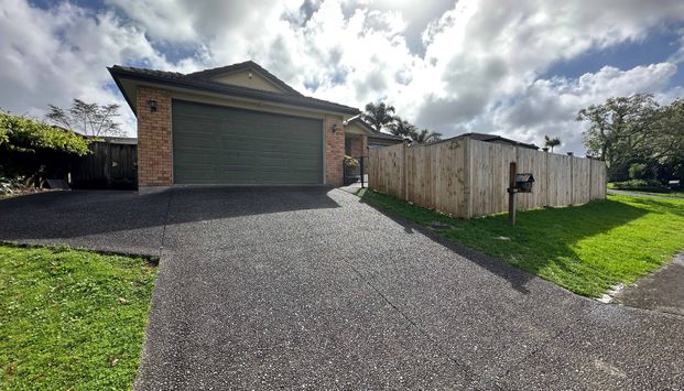 5 Berkshire Terrace, Massey - Photo 1