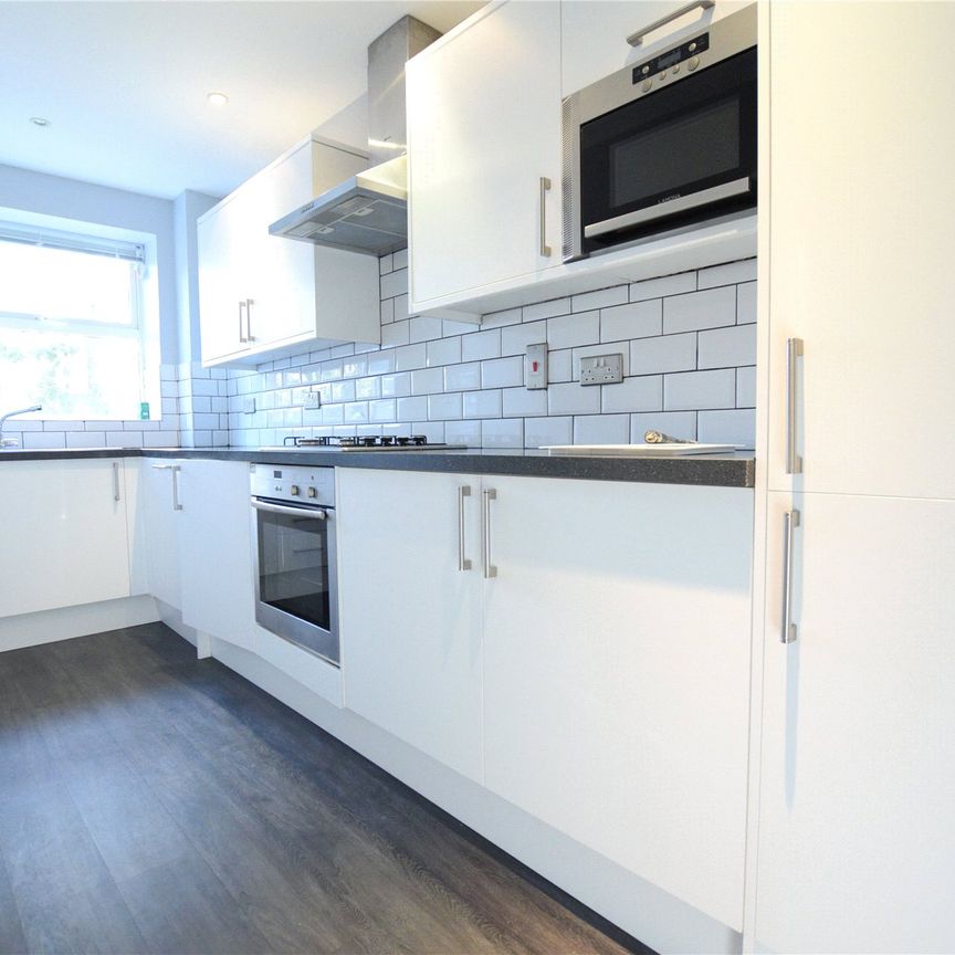 Elmhurst Court, Camberley Elmhurst Court, Camberley - Photo 2