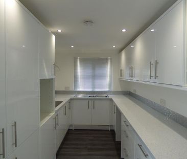 2 bedroom detached bungalow to rent - Photo 5