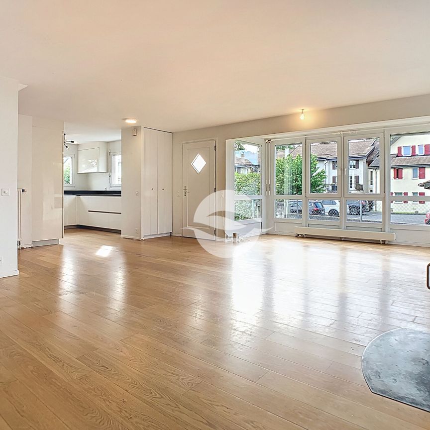 Beautiful gabled house in the center of Founex - Photo 1