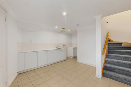 37 Ruby Street, Balwyn VIC 3103 - House For Rent | Domain - Photo 2