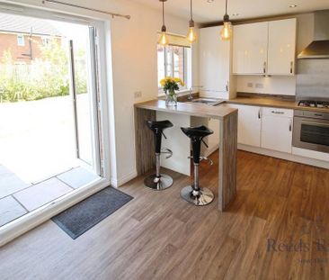 3 bedroom semi-detached house to rent - Photo 4