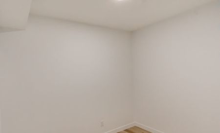 London: Gold Accents – 710 Westminster, Winnipeg, MB - Photo 4