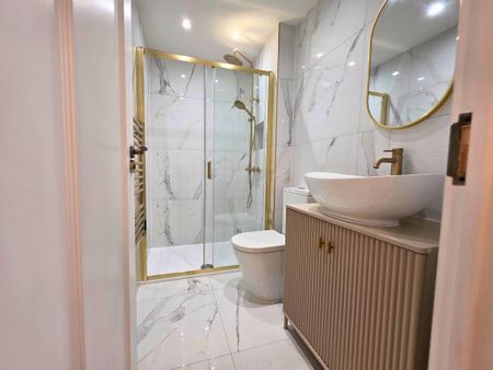 3 bedroom apartment to rent - Photo 4