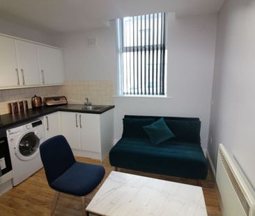 Flat, Geoffrey Street, Preston - Photo 6