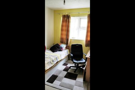 2 Bed Flat, Adeliza Close, IG11 - Photo 2