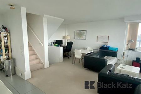 Stunning views, duplex apartment, includes water rates - Photo 3
