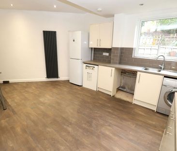 Warwick Avenue, Whitefield, M45 6TX - Photo 6
