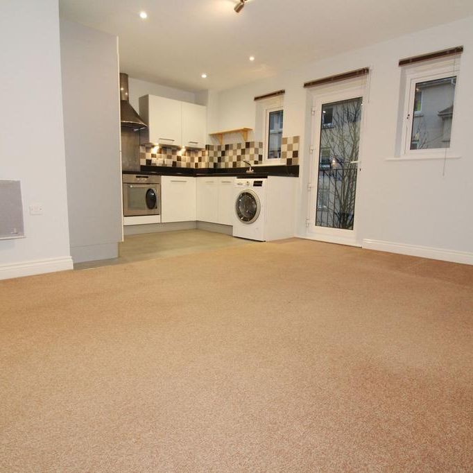 2 bedroom property to rent - Photo 1