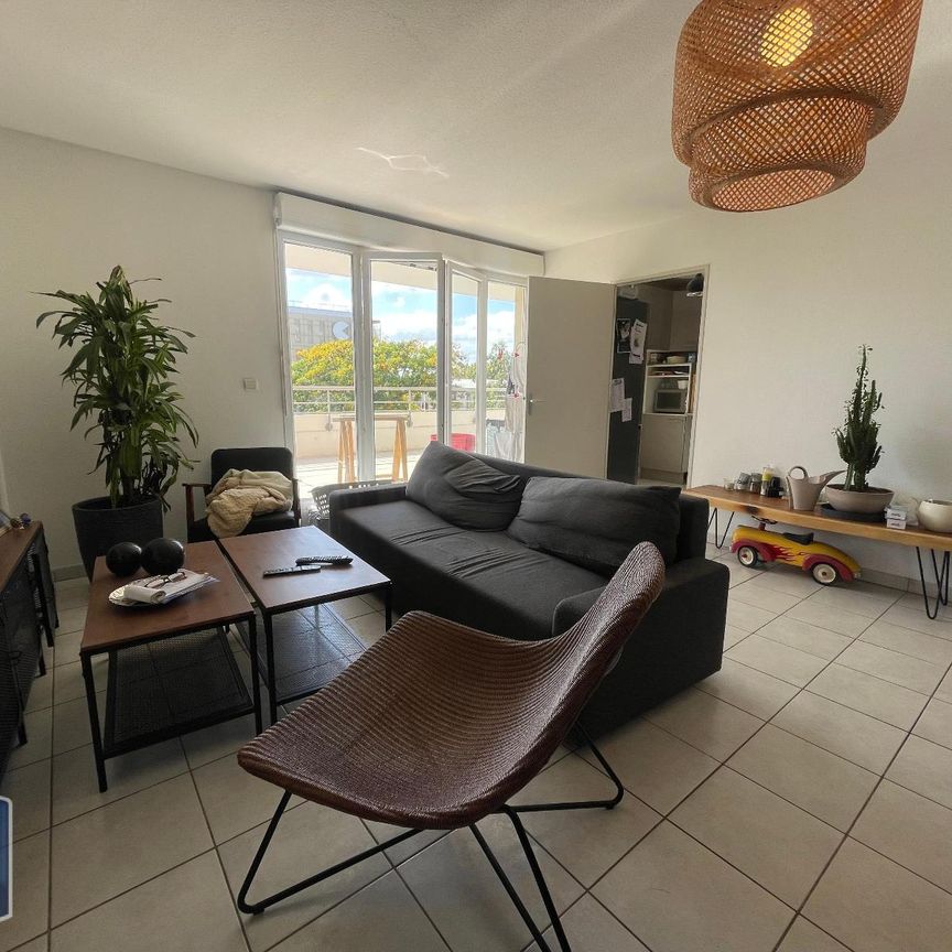 Location Appartement 4 pièces 86m² MONTFAVET 84140 - Photo 1