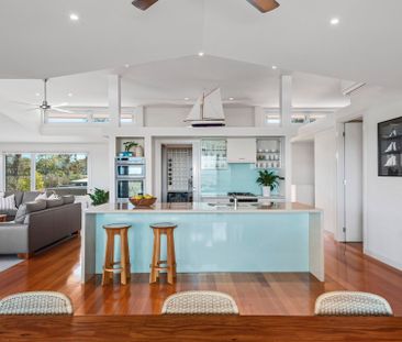 Absolute Beachfront Luxury with Panoramic Bay Views and Beach Access- Furnished or unfurnished options available! - Photo 6