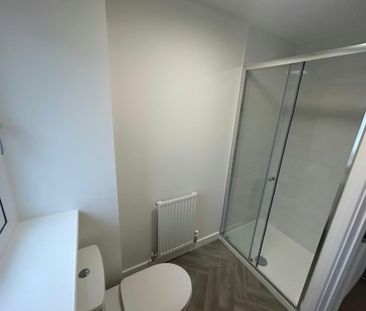 3 bedroom semi-detached house to rent - Photo 6