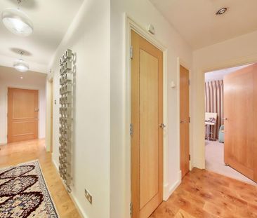 2 bedroom flat to rent - Photo 4