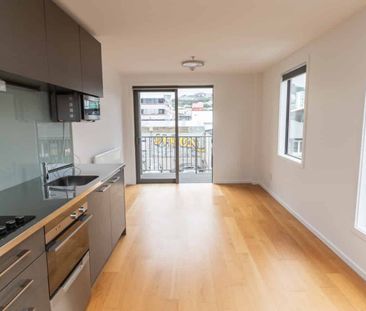 Modern 1 Bedroom Apartment - Photo 4