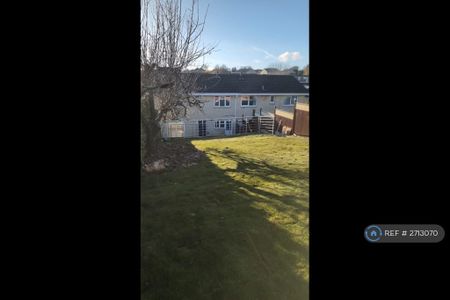 4 bedroom terraced house to rent - Photo 5