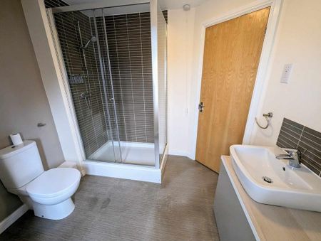 4 bedroom terraced house to rent - Photo 5