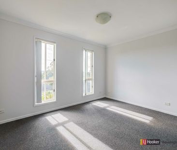 Large Private Duplex Close to Schools, Shops & Transport 4 Bed, 2 B... - Photo 4