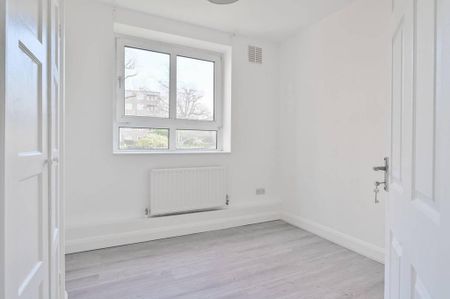 3 bedroom flat to rent - Photo 4