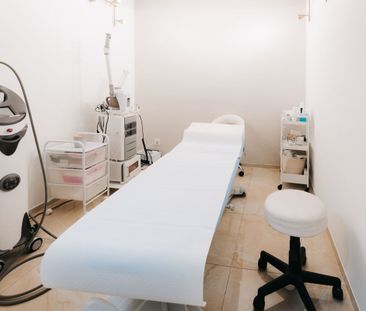 EXQUISITER SCHÖNHEIS-SALON MIT DIVERSEN ANGEBOTEN - Photo 2