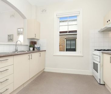 APARTMENT RICH IN HERITAGE CHARM | Furnished - Photo 3