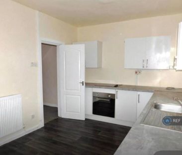 2 bedroom semi-detached house to rent - Photo 3