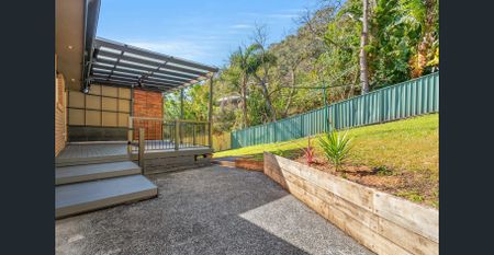 Entertainers' Delight with Beautiful Outdoor Living - Photo 5