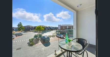 BEAUTIFUL FAMILY HOME - Photo 2