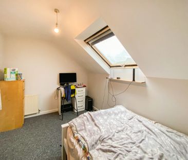 3 Bedroom Apartment - Photo 4