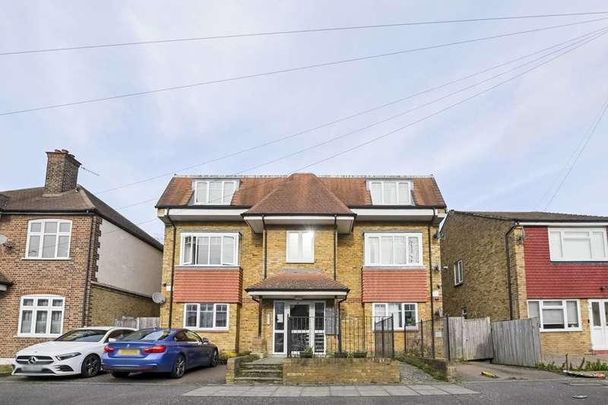 Elmhurst Avenue, Mitcham, CR4 - Photo 1