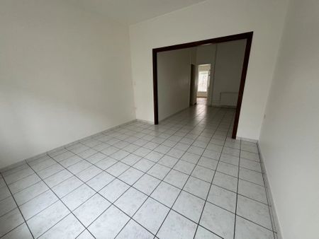 Location Maison de ville 4 pièces 85 m2 à Saint-Quentin - Photo 2