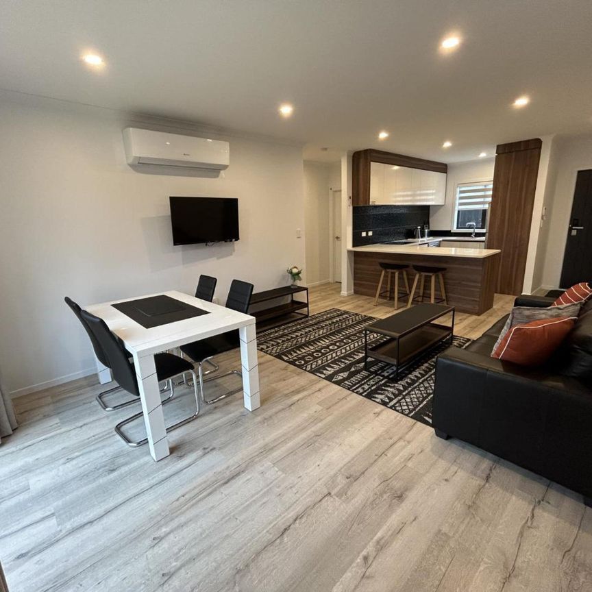 Highlight on Hibiscus - Photo 1