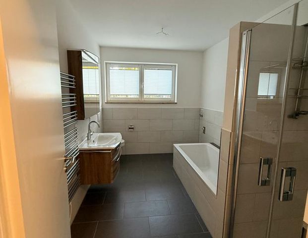 Neubau 3 Zimmer Wohnung ab sofort bezugsfertig! - Foto 1