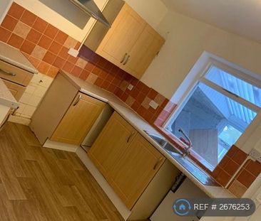 2 bedroom terraced house to rent - Photo 2