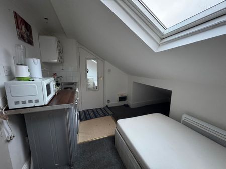 1 bed Shared House for Rent - Photo 3