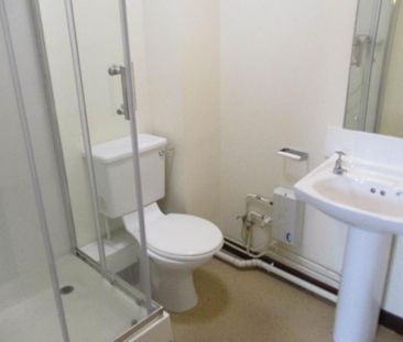 1 bedroom in a house share to rent - Photo 6