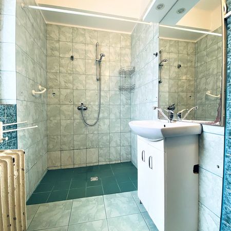 Pronájem bytu 2+1 80 m² - Fotografie 4