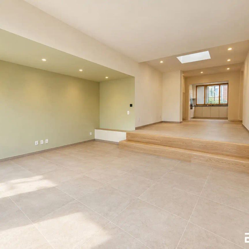 Ruime vernieuwbouwwoning met 6 slaapkamers te huur in Leuven - Photo 1