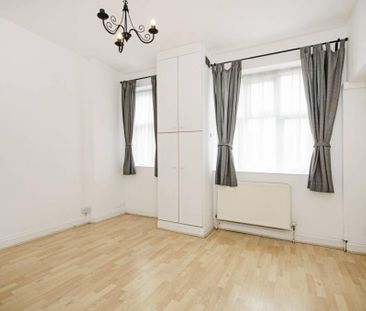 Golders Green Road, London, NW11 - Photo 4