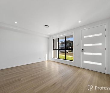 Modern Family Home - Photo 2