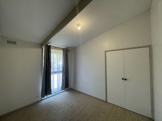 Solid Home in Sporting Precinct!! - Photo 1