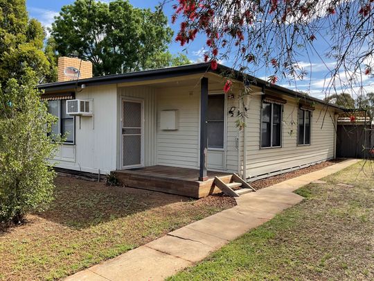 2 Currajong Avenue, Katamatite - Photo 1