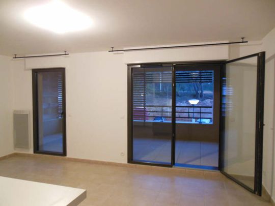 Location Appartement 3 pièces 68m² - Photo 1