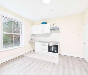 Newbury House, Andover Road, Newbury, Berkshire, RG14 - Photo 2