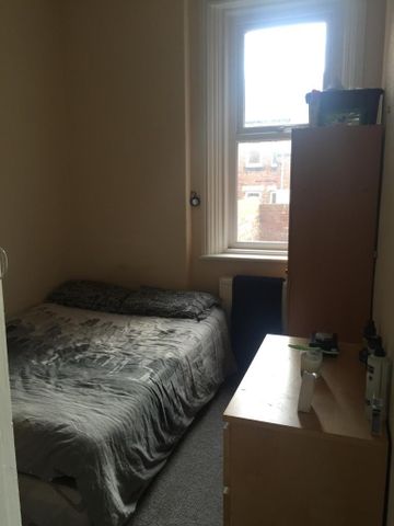 2 bedroom flat to rent - Photo 3
