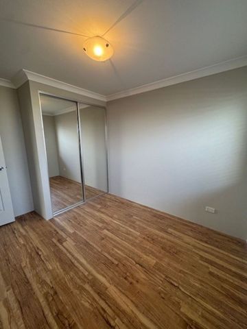 Low Maintenance 3 Bedroom 2 Bathroom Home - Photo 3