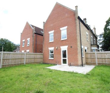 3 Bedroom House - Westridge Road, Southampton - Photo 1