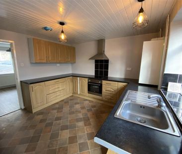 2 bedroom terraced house to rent - Photo 4