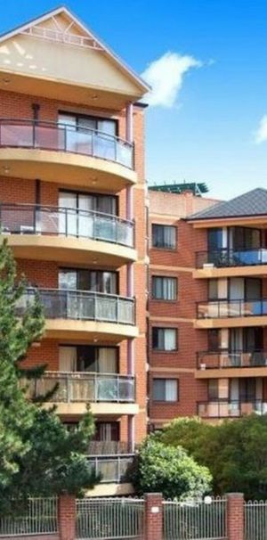 2 Bedroom Unit Within Walking Distance to Blacktown CBD! - Photo 1